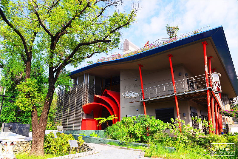 台南零碳綠建築親子景點 | 綠色魔法學校~藏身成功大學的空中花園，像是城市中的現代諾亞方舟