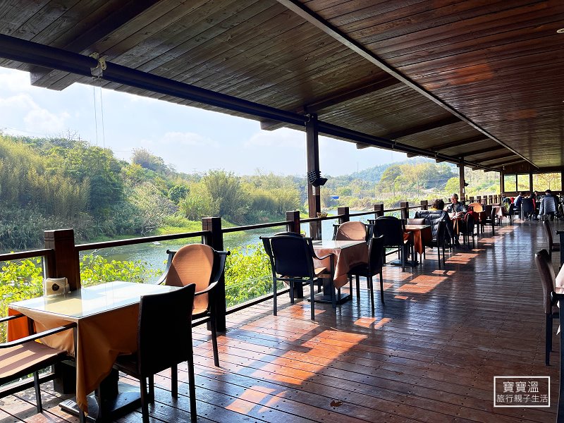 新竹峨眉景觀餐廳》綠光水岸複合式餐廳，台三線上的水岸第一排景觀咖啡館