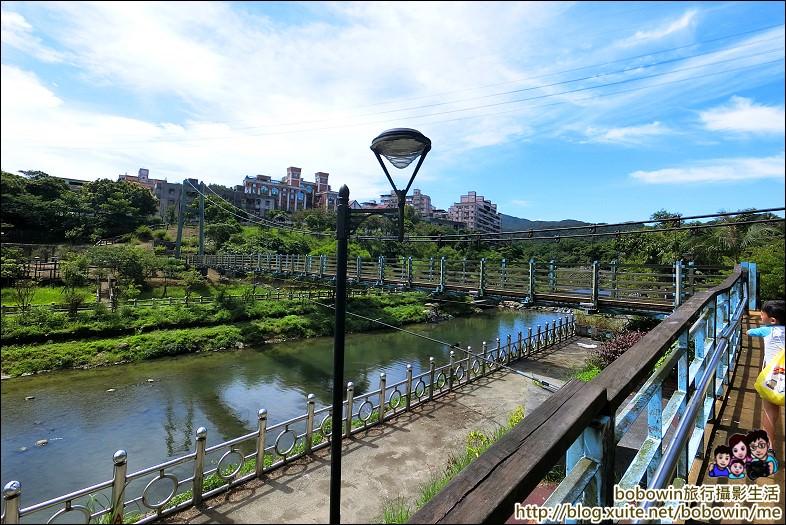 【基隆超好玩無料戲水池】基隆暖暖親水公園~水上大象溜滑梯、橋形噴泉、超高水柱噴泉廣場